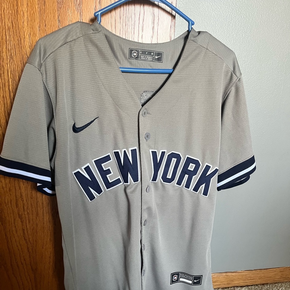 Nike New York Yankees Aaron Judge Stitched Jersey- S